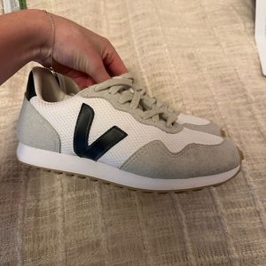 Veja Women's Rio Branco Low Top Sneakers in Black/Cream